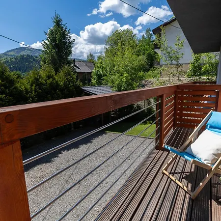 Orla アパート シュチルク